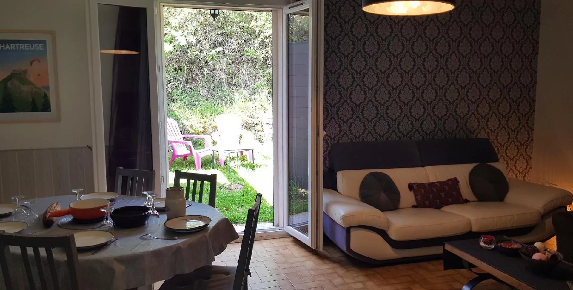 Holiday home Gite Fabuleux, Jardin, Terrasse, Parking Saint-Vincent-de-Mercuze France