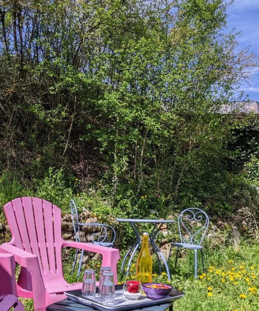 Gite Fabuleux, Jardin, Terrasse, Parking Saint-Vincent-de-Mercuze Holiday home